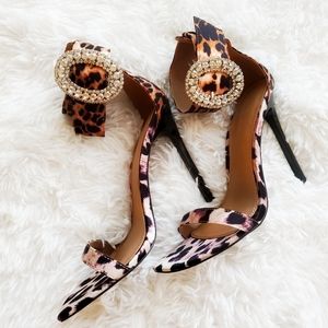 ❤Asos Design Leopard Print Heels